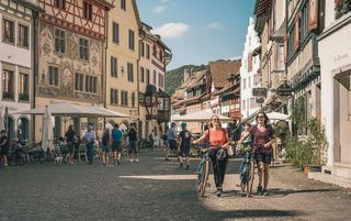 Schweizer Stadt im Sommer